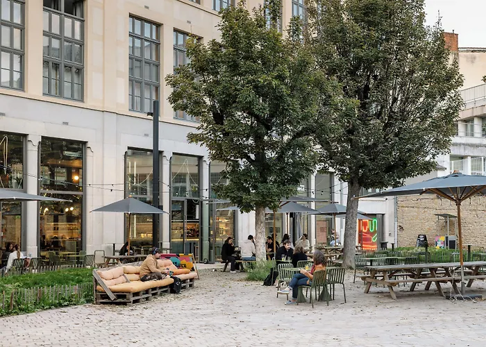 The People Lyon Hostel